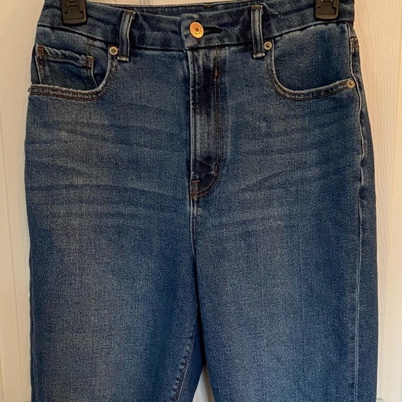 AEO distressed curvy mom jean - Picture 2 of 8